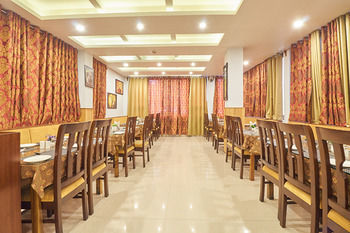 Hotel The Golden Crest